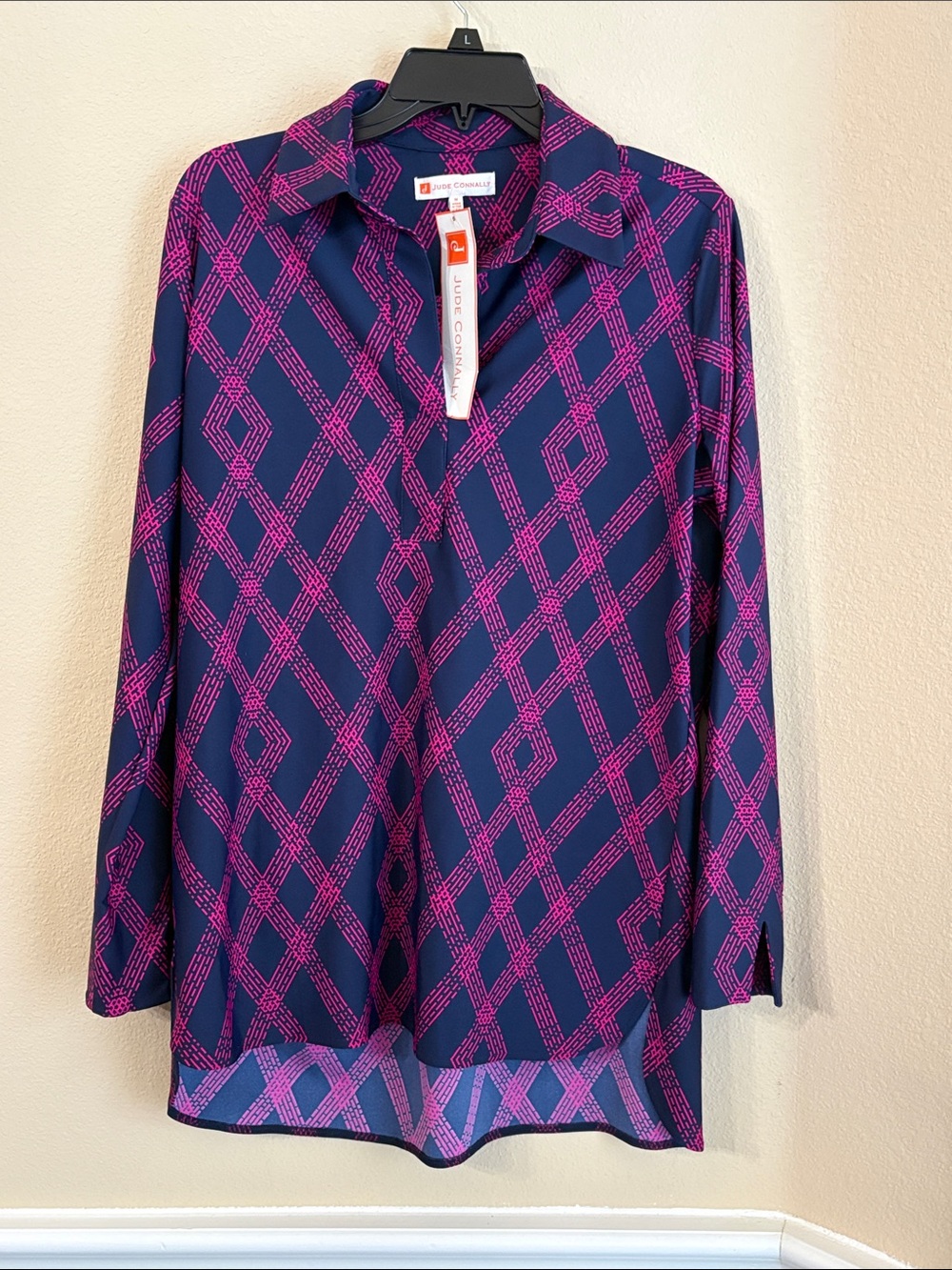 NWT JUDE CONNALLY Hadley Top
Jude Cloth